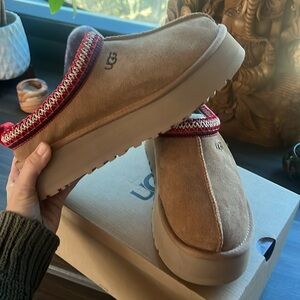 UGG Tazz Size 8 NEW Slip-Ons for Casual Wear